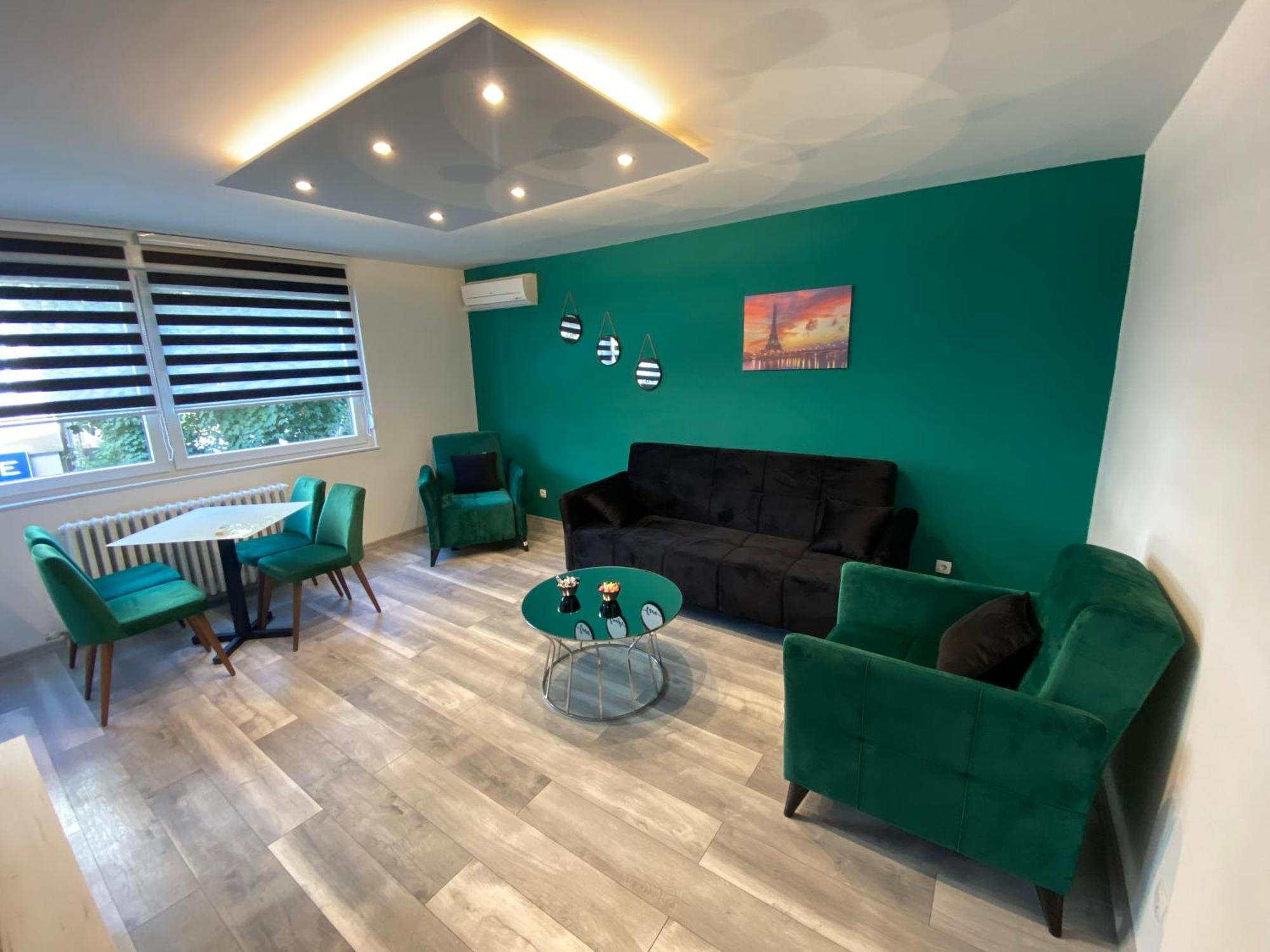 Apartman Omar Stan Na Dan Besplatan Parking SJJ Esterno foto