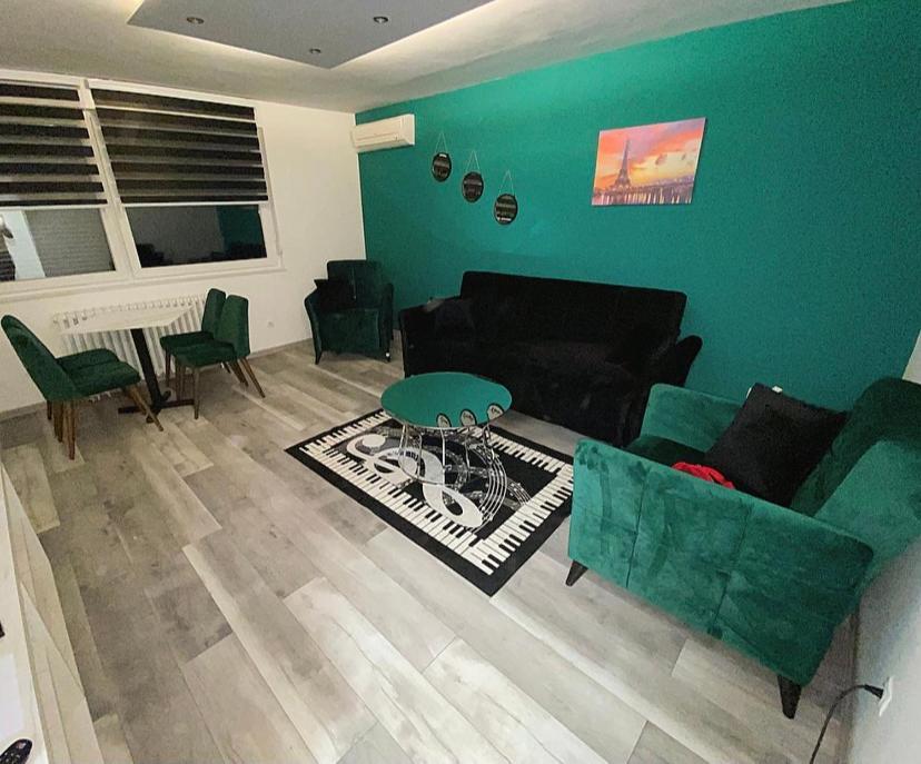 Apartman Omar Stan Na Dan Besplatan Parking SJJ Esterno foto