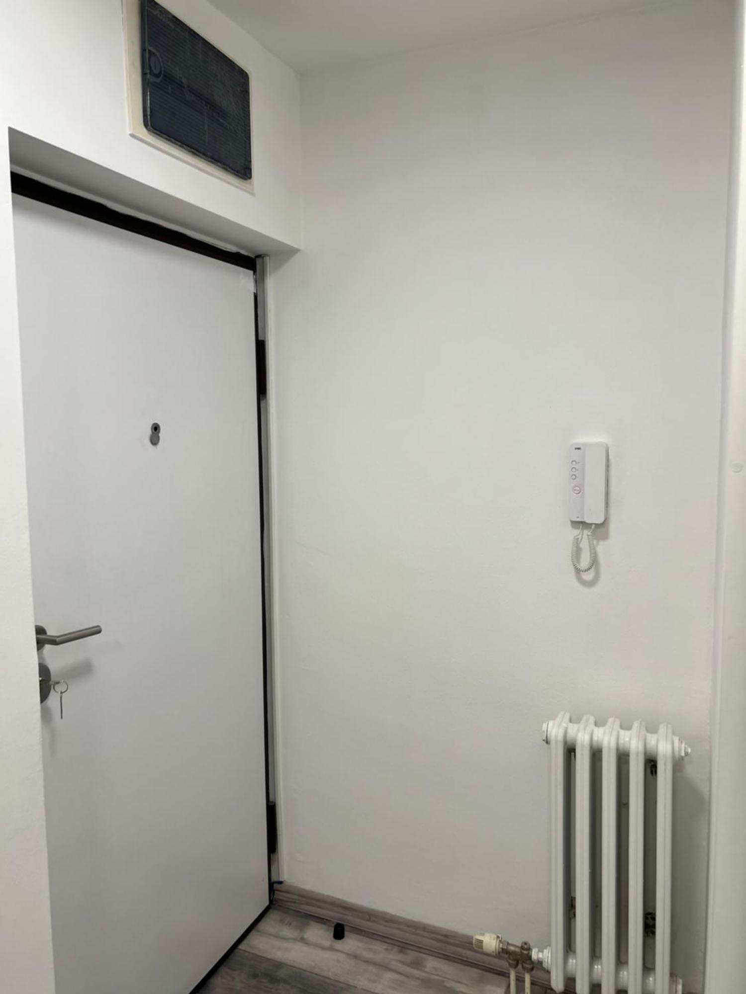 Apartman Omar Stan Na Dan Besplatan Parking SJJ Esterno foto