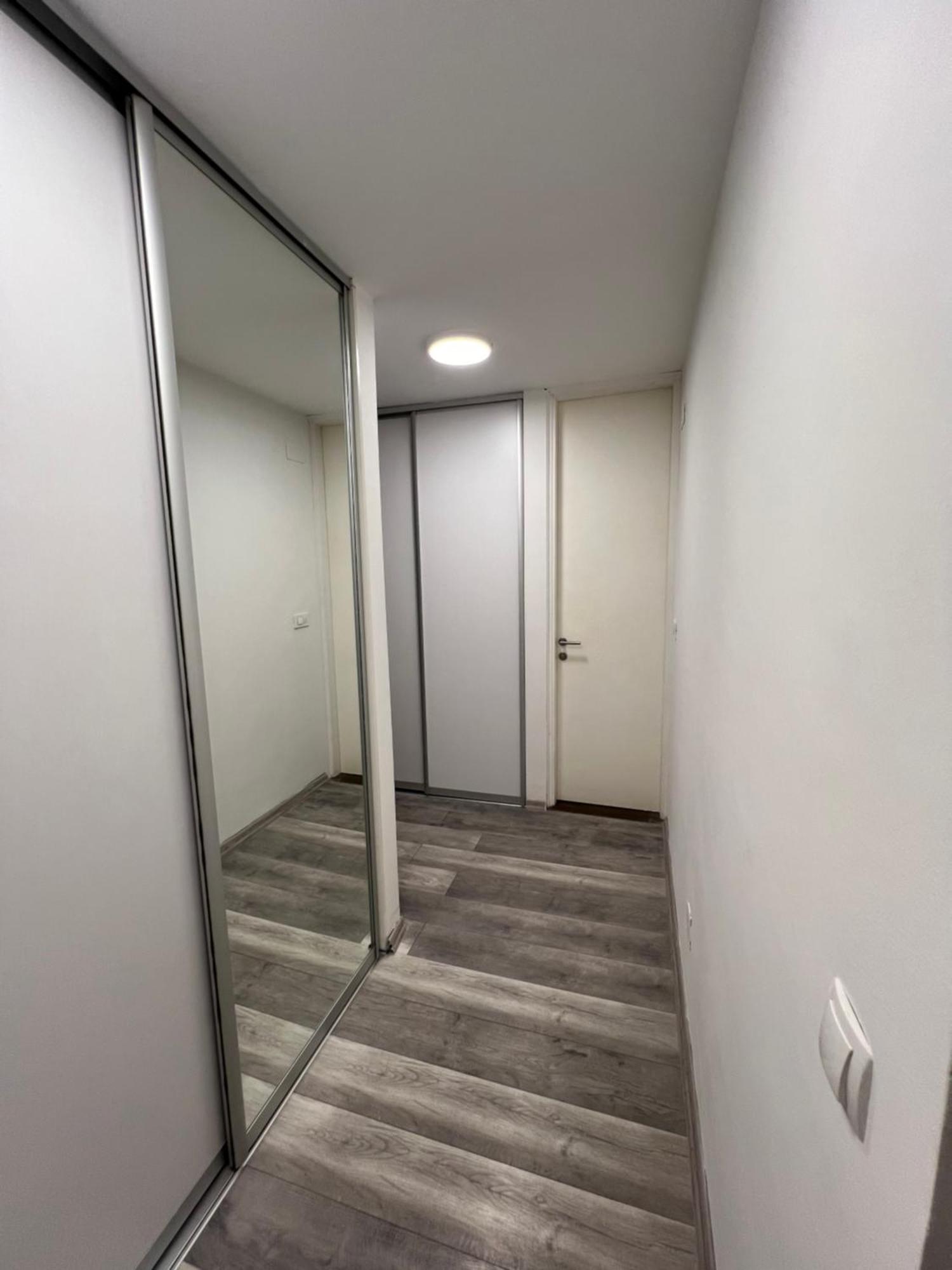 Apartman Omar Stan Na Dan Besplatan Parking SJJ Esterno foto